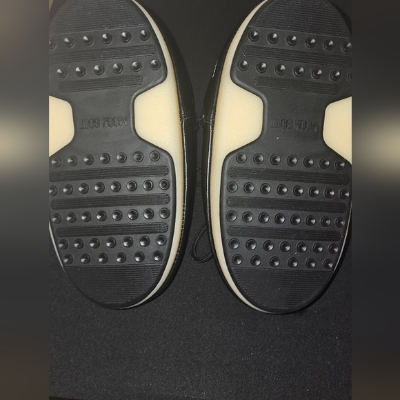 Moon Boot Black Winter Boots - Picture 3 of 4